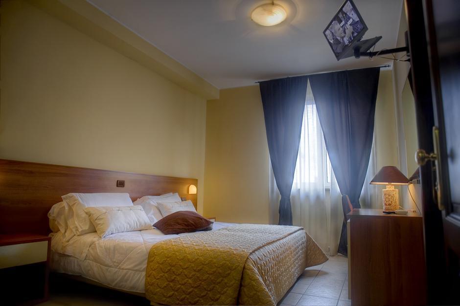 Hotel Tuscania Panoramico Quarto foto